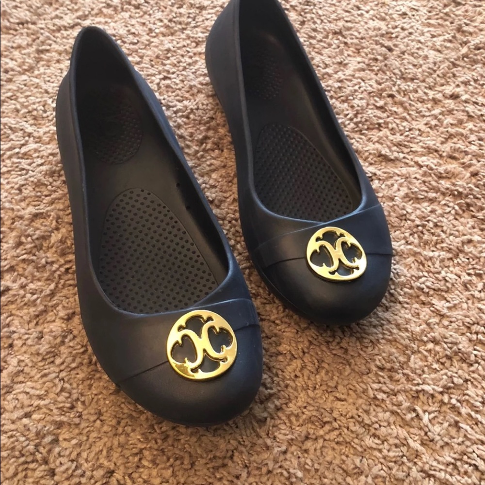 Crocks size 9
